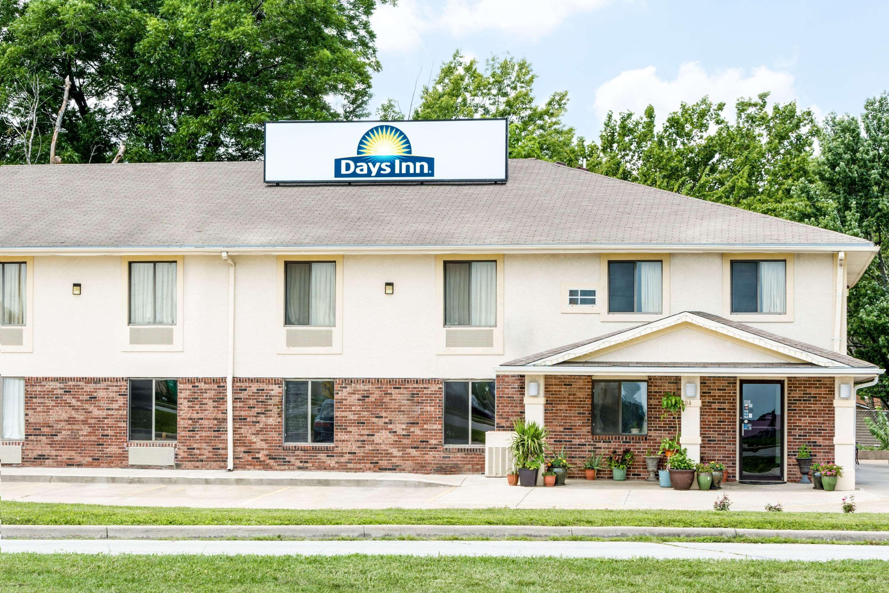 Days Inn By Wyndham Warrensburg Exterior foto