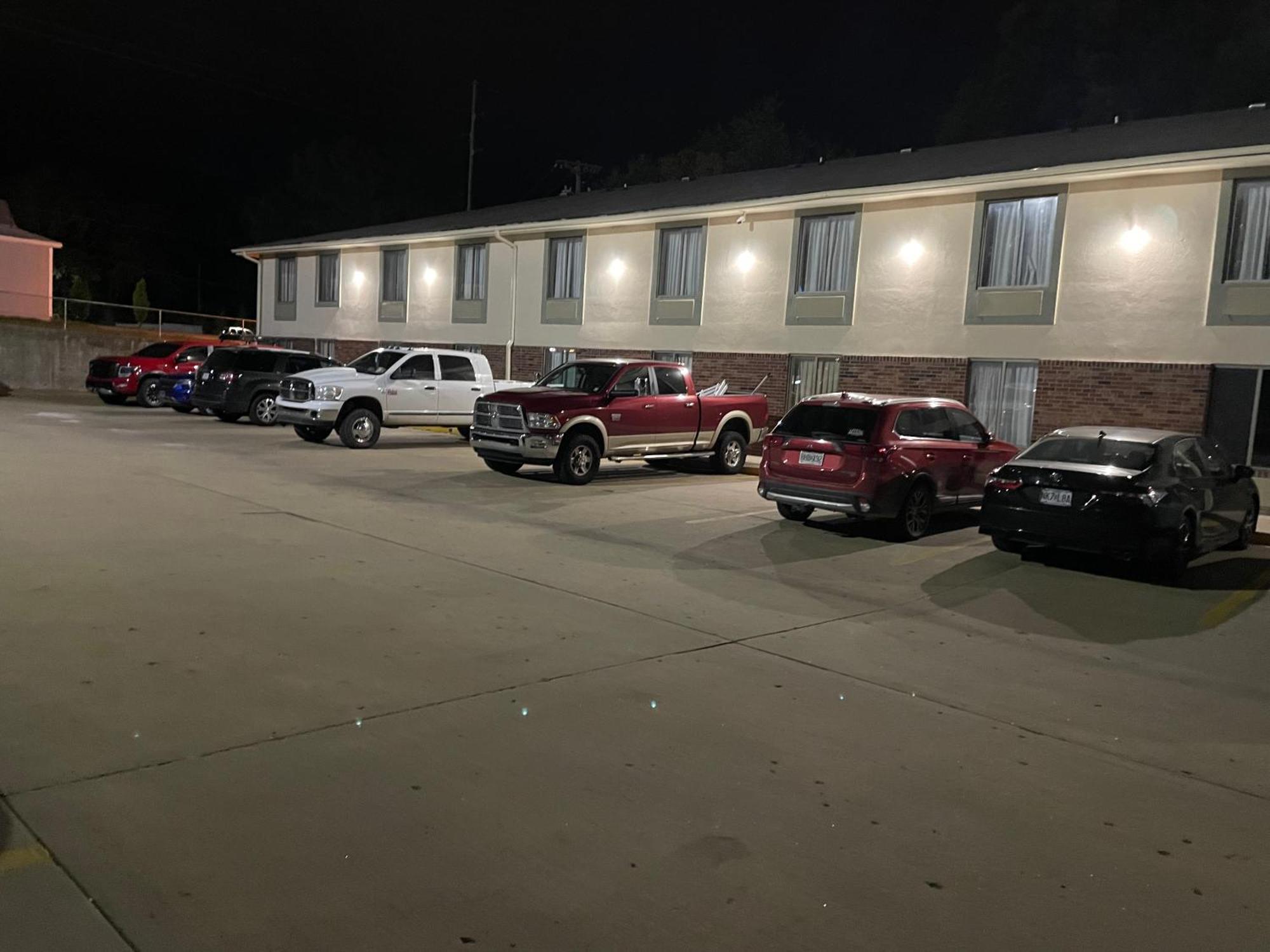 Days Inn By Wyndham Warrensburg Exterior foto